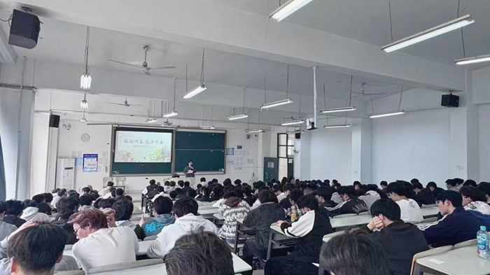 4.本科教育工作部举办专升本经验分享会。.jpg
